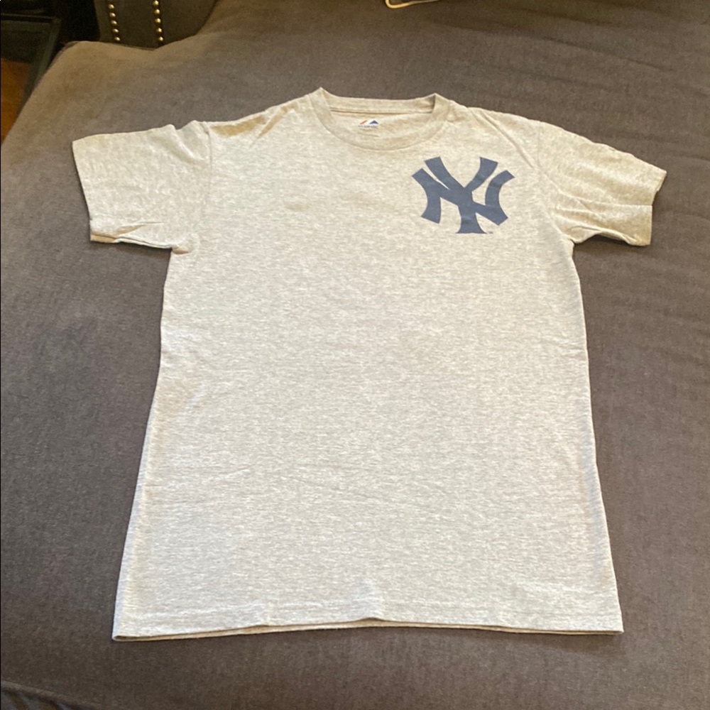 Gray New York Yankees T-Shirt